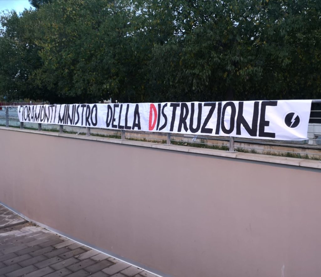 blocco studentesco azione contro ministro lorenzo finamonti greta ambiente distruzione foligno