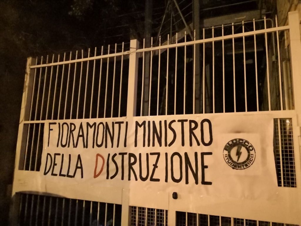 blocco studentesco azione contro ministro lorenzo finamonti greta ambiente distruzione genova