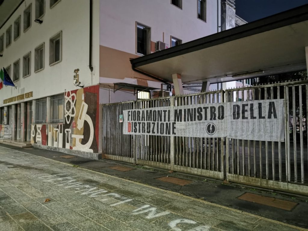 blocco studentesco azione contro ministro lorenzo finamonti greta ambiente distruzione milano