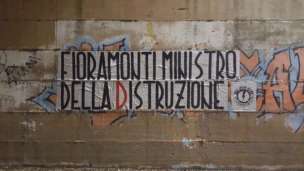 blocco studentesco azione contro ministro lorenzo finamonti greta ambiente distruzione perugia