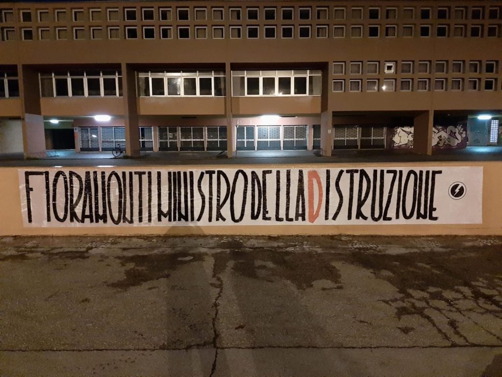 blocco studentesco azione contro ministro lorenzo finamonti greta ambiente distruzione pesaro