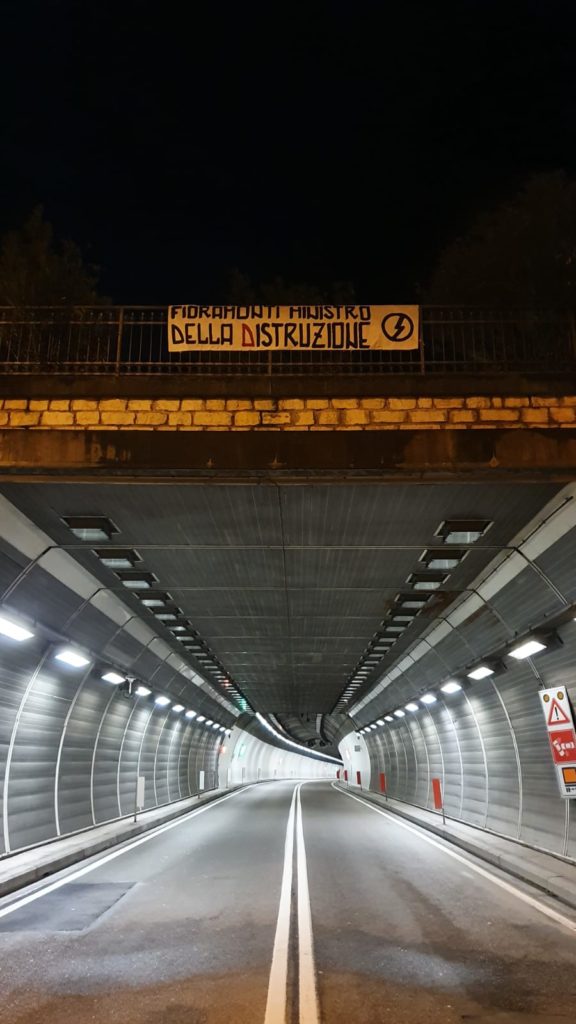 blocco studentesco azione contro ministro lorenzo finamonti greta ambiente distruzione riva del garda