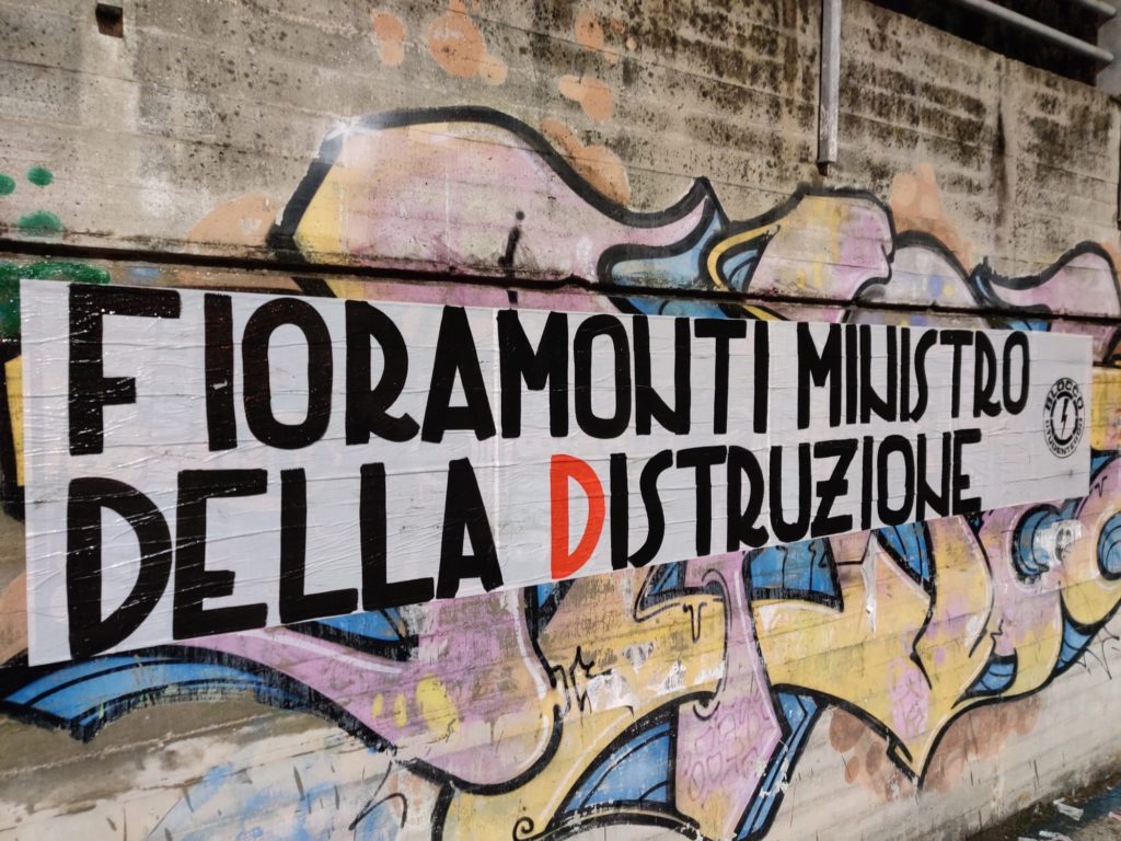 blocco studentesco azione contro ministro lorenzo finamonti greta ambiente distruzione terni