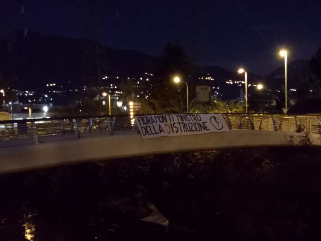 blocco studentesco azione contro ministro lorenzo finamonti greta ambiente distruzione trento