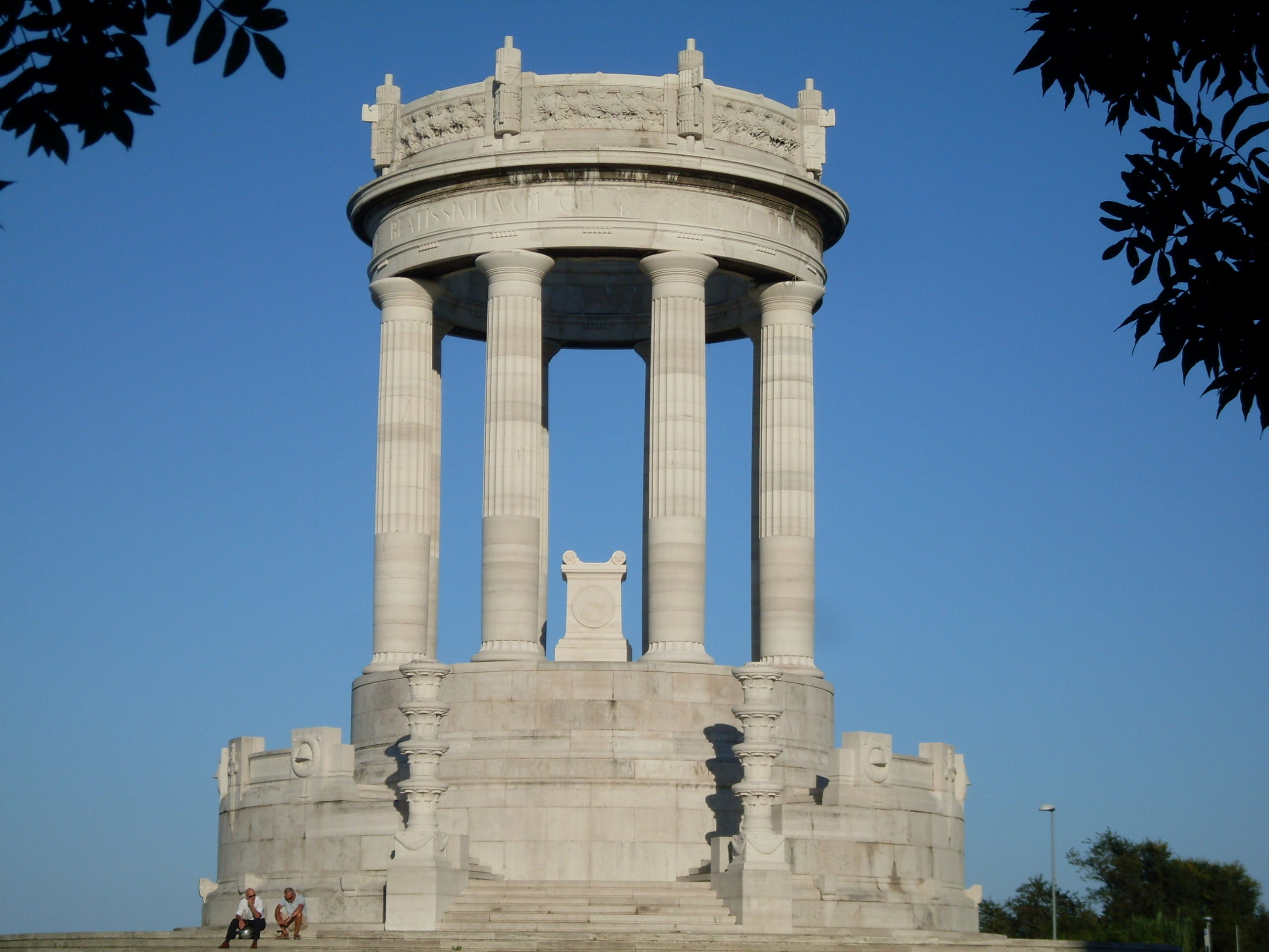 IL MONUMENTO AI CADUTI DI ANCONA. UN ITINERARIO VERSO LA NAZIONE.