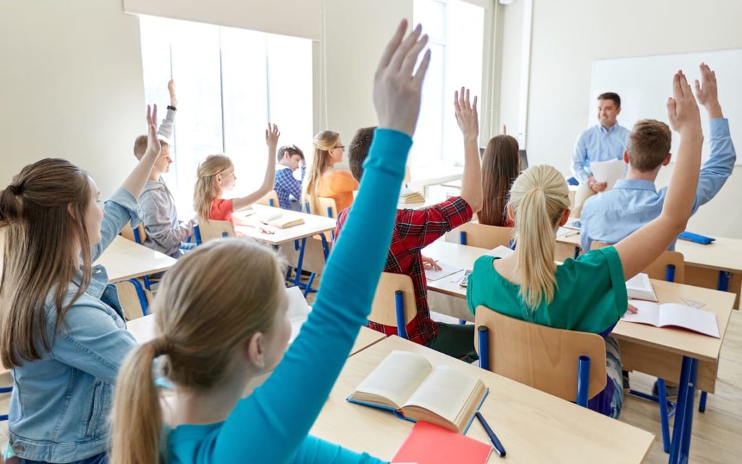 SCUOLA E POLITICA: STORIA DI UN RAPPORTO CONTROVERSO