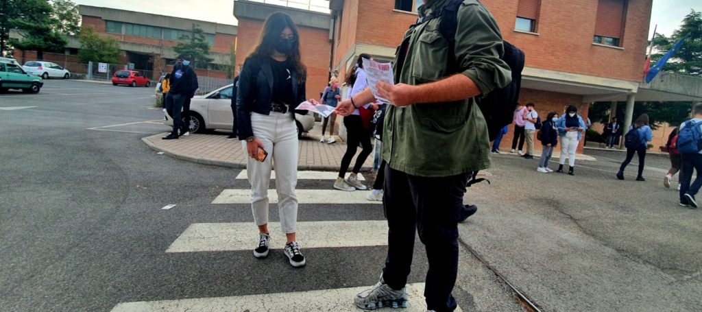 blocco studentesco 2 ottobre banchetto montapulciano