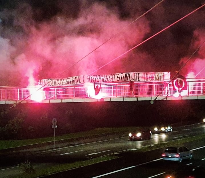 blocco studentesco milano 5 novembre studente infuriati