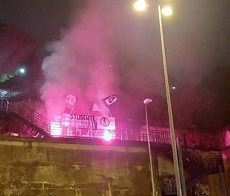 blocco studentesco pescara 08 novembre studente infuriati