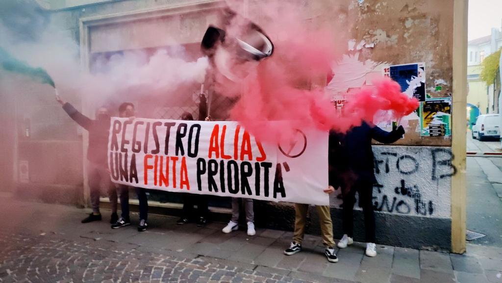 BLOCCO STUDENTESCO PADOVA PROTESTA CONTRO IL REGISTRO ALIAS AL LICEO DUCA D’AOSTA