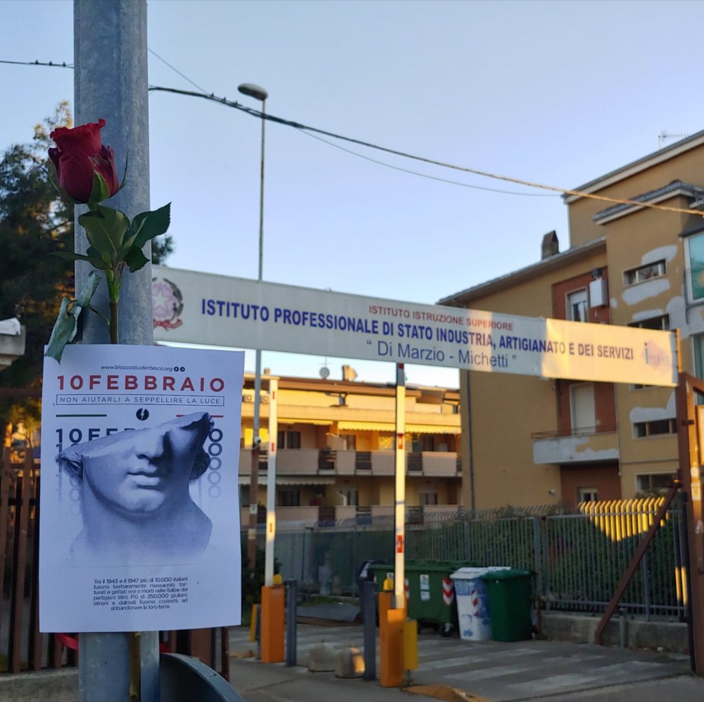 pescara blocco studentesco foibe non aiutarli a seppellire la luce