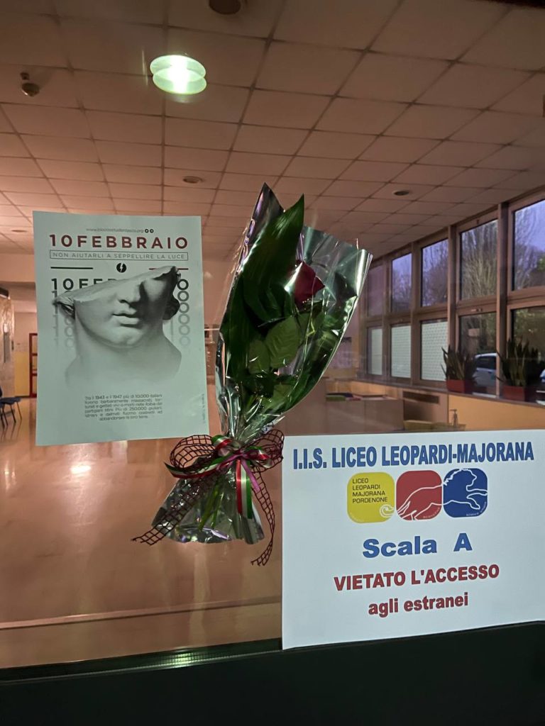 pordenone blocco studentesco foibe non aiutarli a seppellire la luce